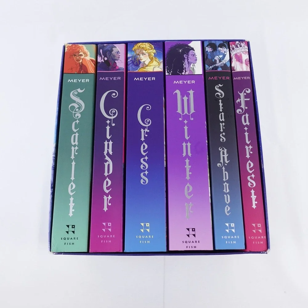 The Lunar Chronicles Boxed Set: Scarlet Cinder Cress Winter Stars Above Fairest